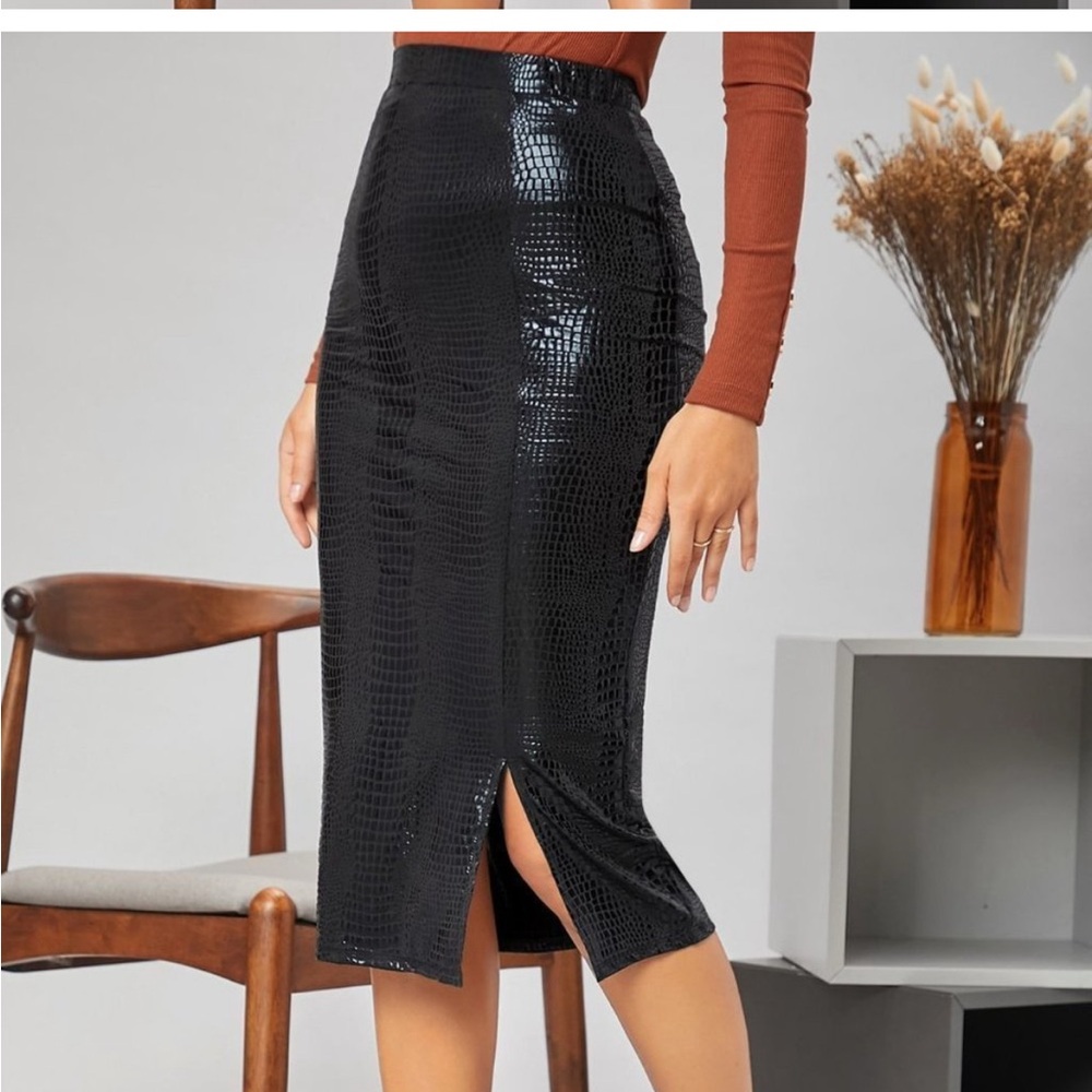Black Preppy Womens Faux Croc Leather Slit Pencil Skirt